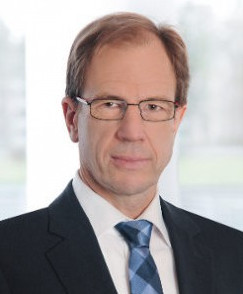 Infineon increases outlook