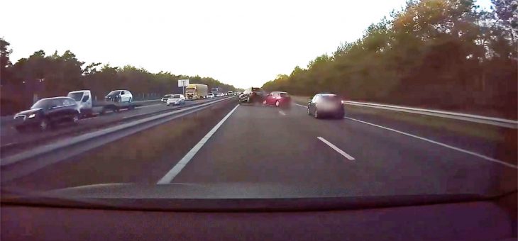 Watch Tesla Autopilot mode predict and avoid a nasty car crash