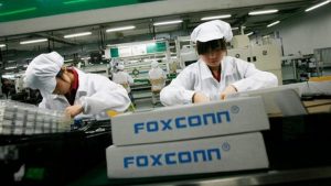 Foxconn considers US manufacturing plant