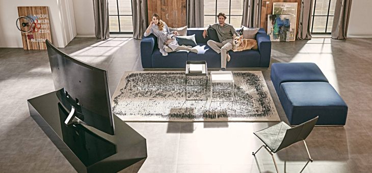 Why Samsung's 2017 curved screen onslaught is step backwards for TV lovers