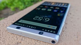 Watch the BlackBerry KeyOne utterly fail a bend test like its an iPhone 6 Plus