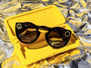 Snapchat specs share experiences