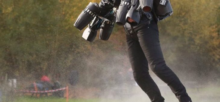 Iron Man jet suit flies to Elektra Awards