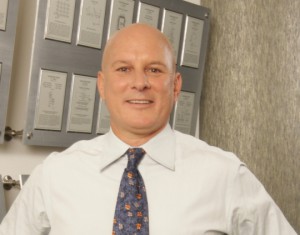 Moshe Gavrielov hands Xilinx reins to Victor Peng