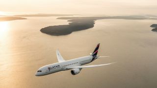 The 787 planning to intercept the 'Einstein eclipse'