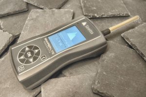 Handheld determines best network operator for IoT and M2M